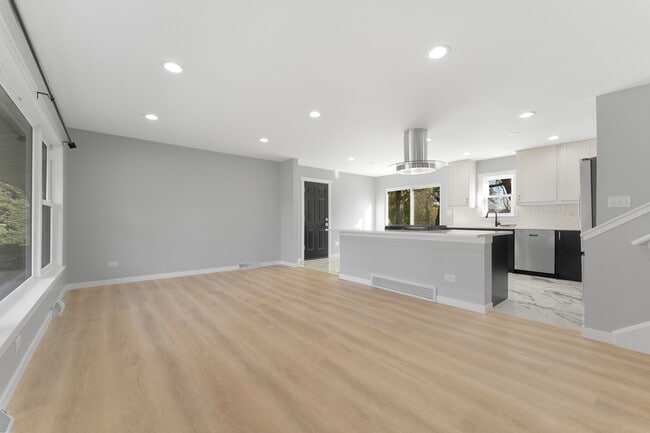 Building Photo - 2N359 Mildred Ave