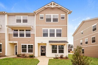 Building Photo - 3BR Townhome • Brand-New Build • Garage Parking