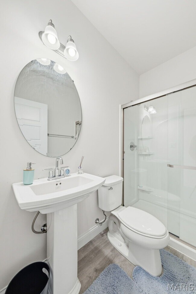 Building Photo - 106 Sommerset Ct