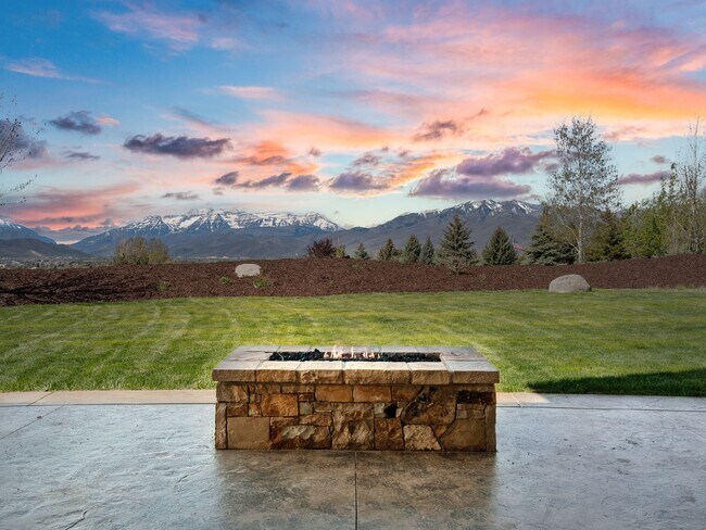 Building Photo - 1075 N Oquirrh Mountain Dr