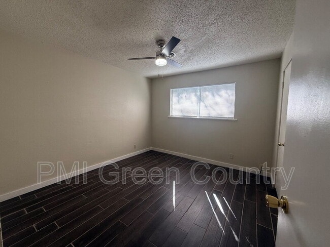 Building Photo - 3741 N Garrison Ave
