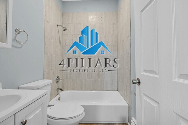 Building Photo - "Charming 2-Bedroom Haven in East Chicago - Spacious 750 Sq Ft Gem!"