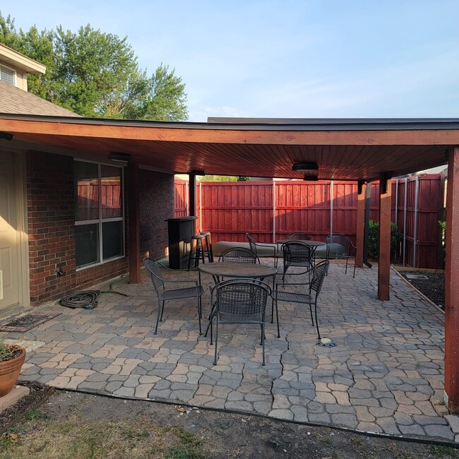Building Photo - 6801 Tudor Dr