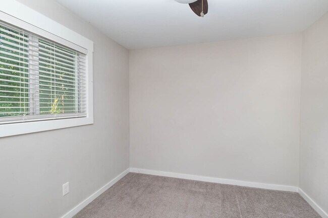 Building Photo - 312 Glenrock Dr