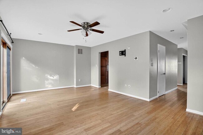 Building Photo - 1694 Forest Hill Ct