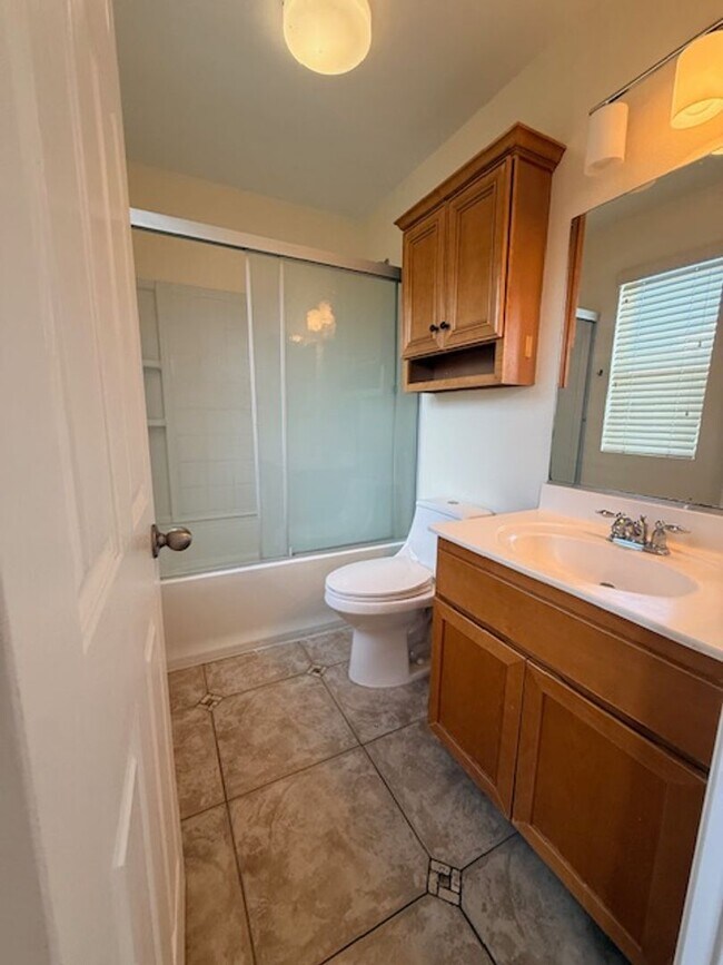 Building Photo - Eastlake Vistas condo available now