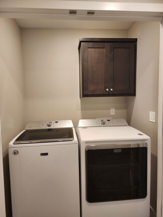 Building Photo - REDUCED RENT FOR AN 18-MONTH LEASE!!                                                             ...