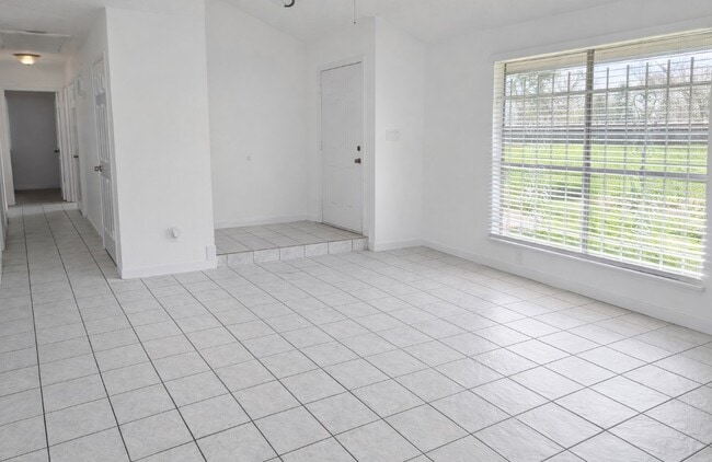 Building Photo - 5815 Village Forest Ct