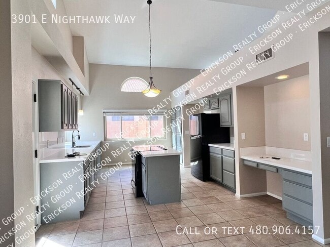 Building Photo - 3901 E Nighthawk Wy