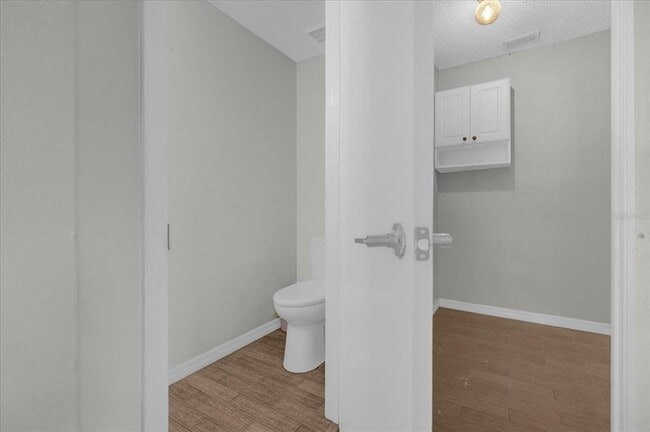 Building Photo - 10957 Norcross Cir