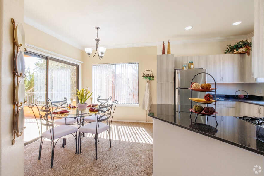 3BD, 2BA - 1,432SF - Dining Room - Cottonwood Ranch