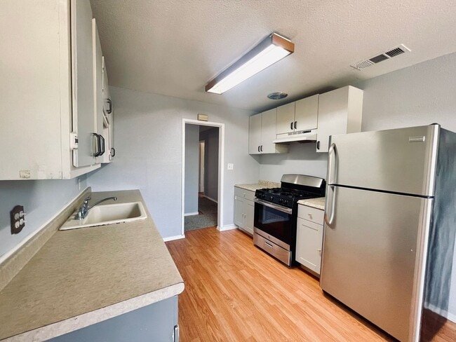 Building Photo - Thesta Treasure: Your Fresno Dream Home Aw...