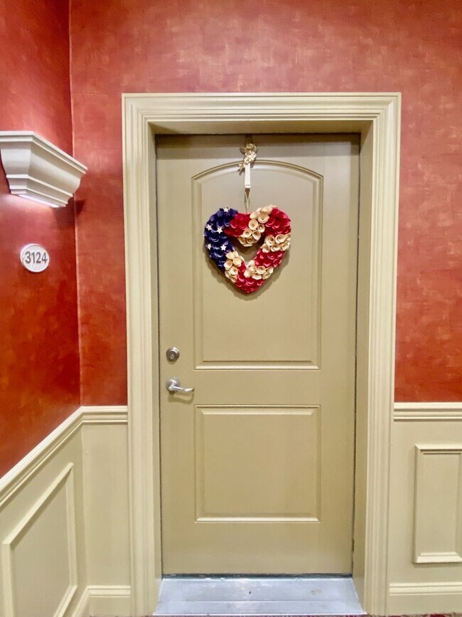 The REGENCY PACKER PARK PENTHOUSE 3 Bedro... 3124 Capri Dr