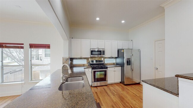 Building Photo - 5843 Petty St