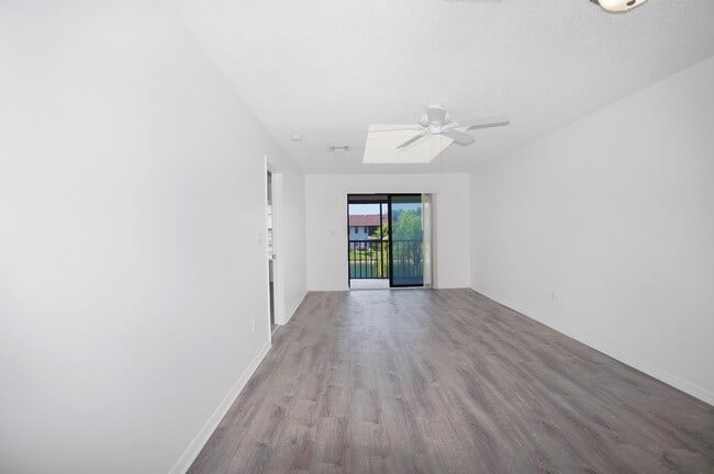 Building Photo - 5361 Treetops Dr