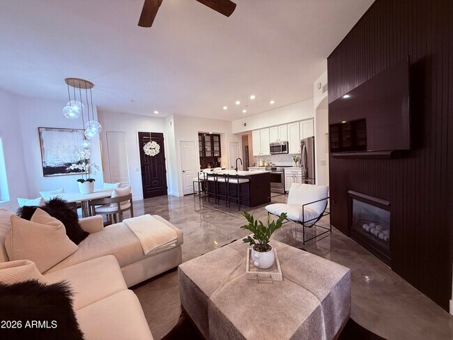 Building Photo - 11000 N 77th Pl