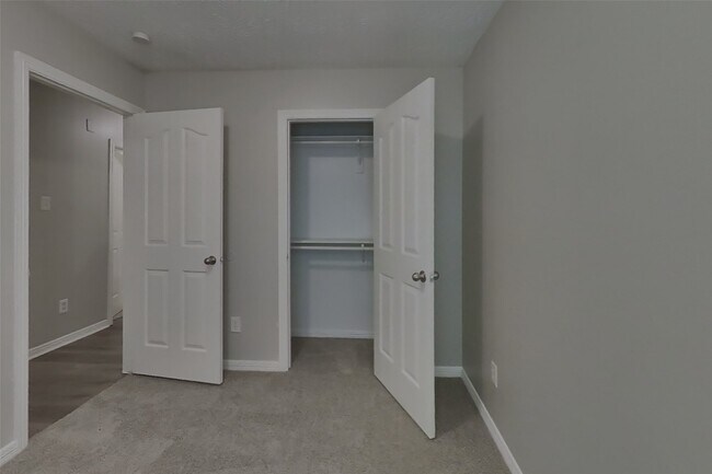 Building Photo - 24307 Hard Wood Dr