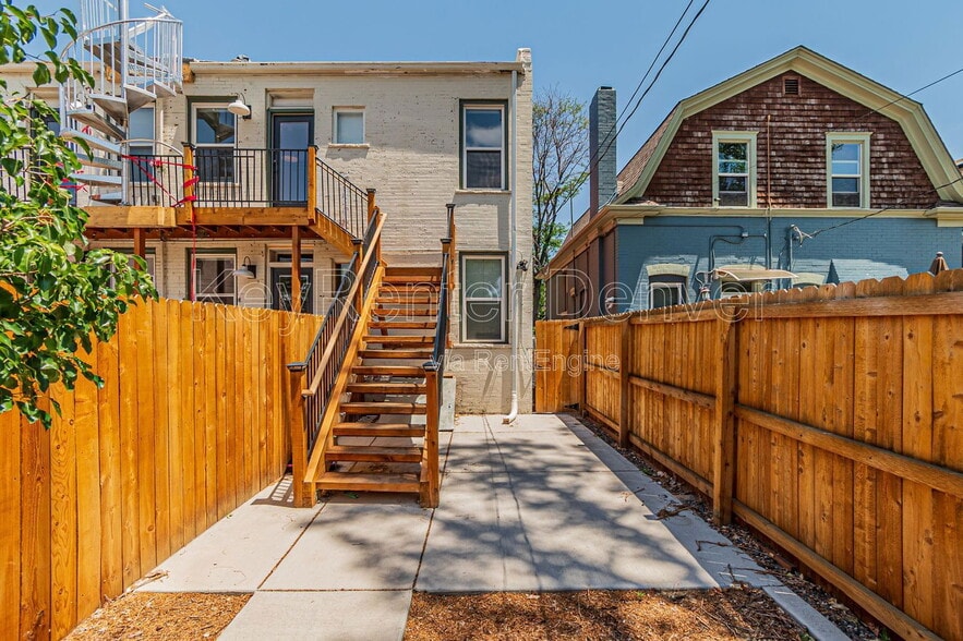 Building Photo - 229 S Logan St