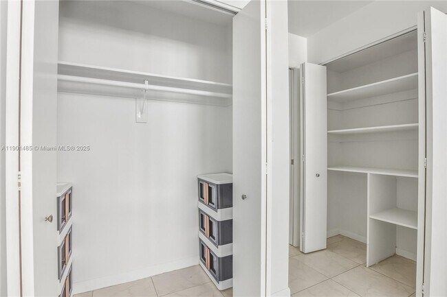 Building Photo - 345 Ocean Dr