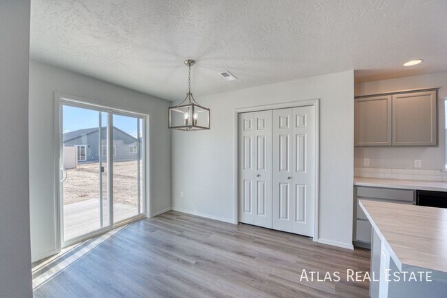 Building Photo - 12665 Lignite Dr