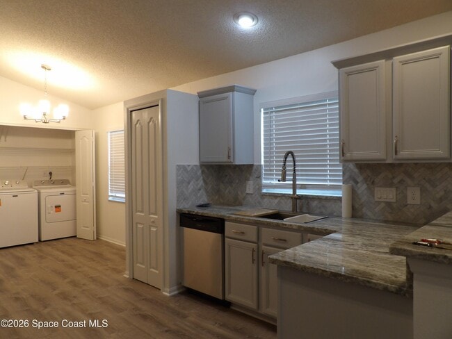 Building Photo - 3685 Kestrel Ct