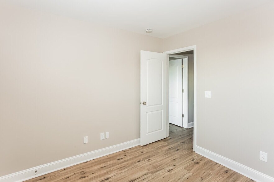 Building Photo - 6905 Brandon Chase Ln