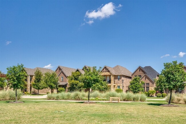 Building Photo - 616 Club Dr