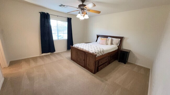 Building Photo - Horse Property in QC