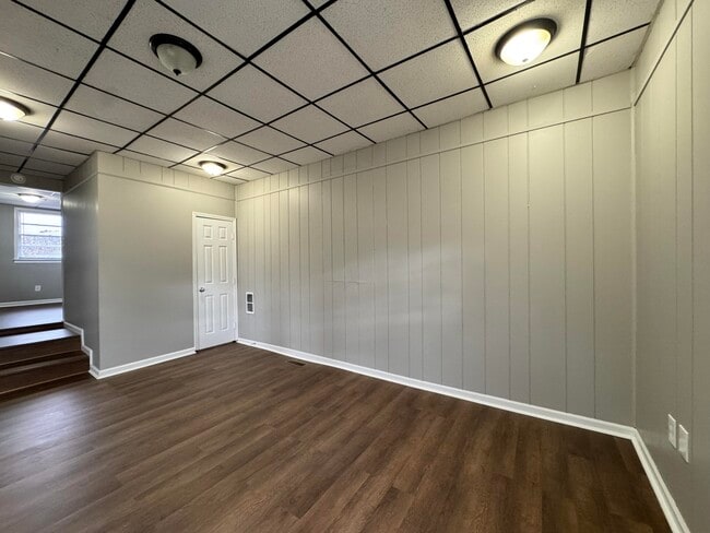 Building Photo - 790 Allendale Dr