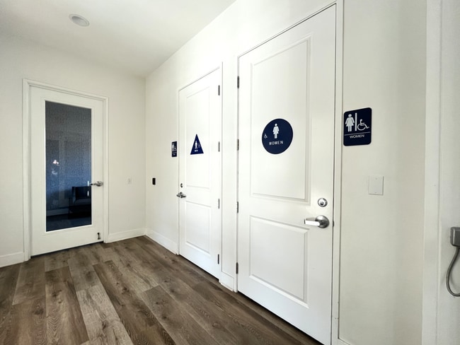 Building Photo - 3 bed, 2.5 bath located in Rancho Cucamonga!