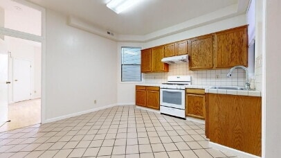 Building Photo - 2136 Hayes St