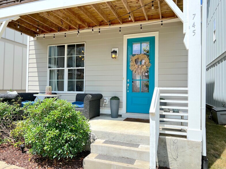 Building Photo - 745 Cottage Park Dr