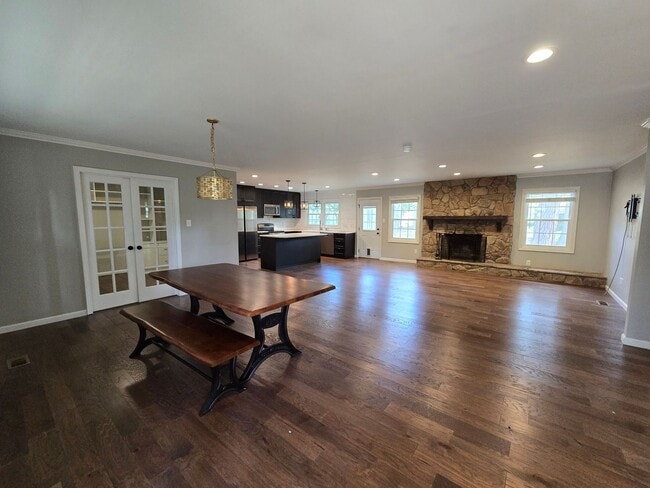 Building Photo - 3456 Regiment Dr