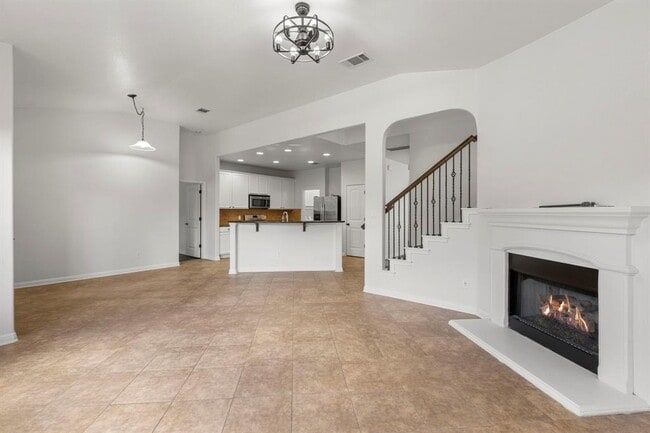Building Photo - 18613 Falcon Pointe Blvd