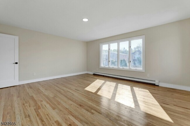 Building Photo - 535 Orchard Ave