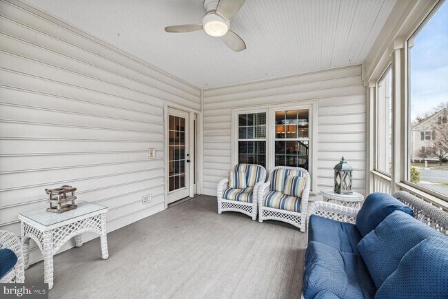 Building Photo - 6603 Forsythia St