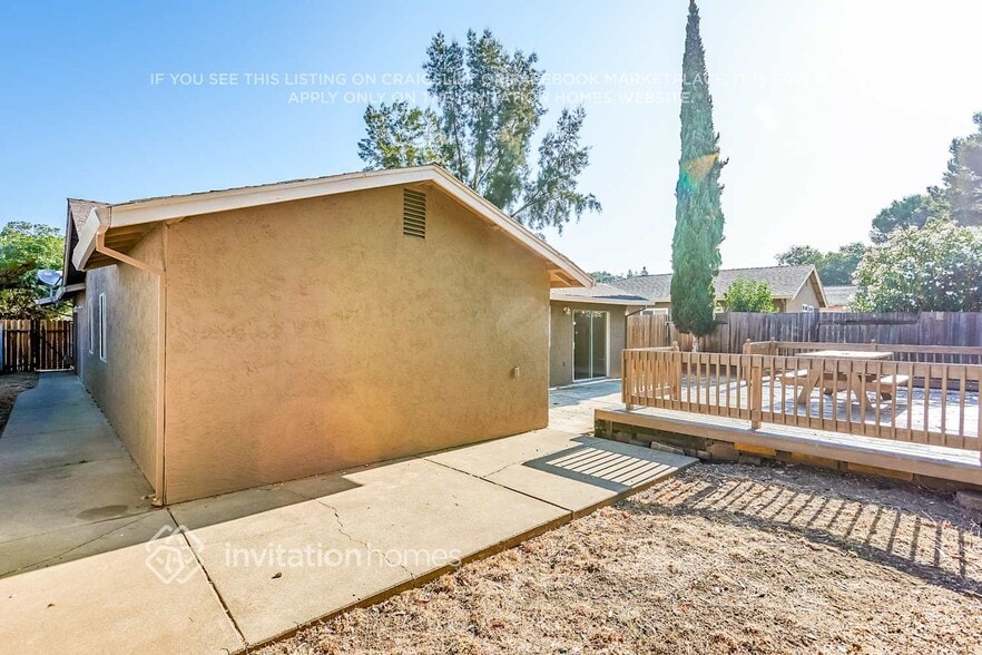 Building Photo - 341 Amber Ave