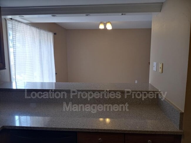 Building Photo - 906 Christie Ct