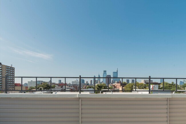 Building Photo - 1330 N 15th St