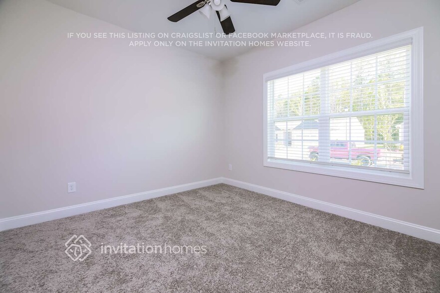 Building Photo - 404 Azalea Gaze Dr