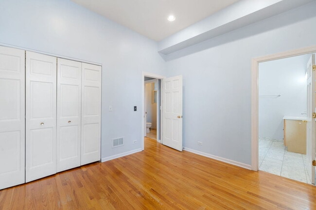 Building Photo - 2744 W Haddon Ave