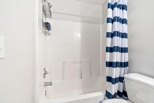 Building Photo - 324 N Ross St