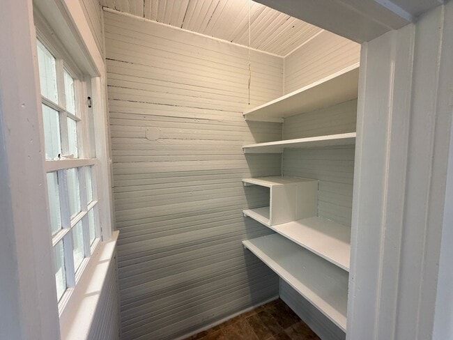 Building Photo - 820 Wood St