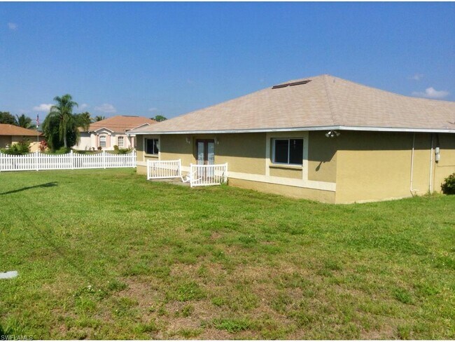 Building Photo - 1704 SE 1st St