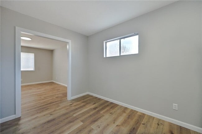 Building Photo - 955 Tilden St NW