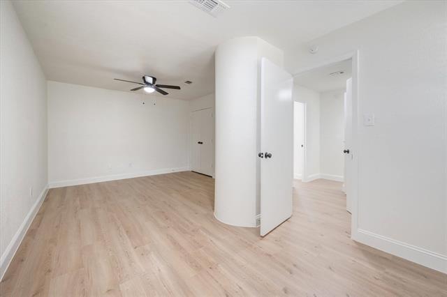 Building Photo - 805 W Chambers St