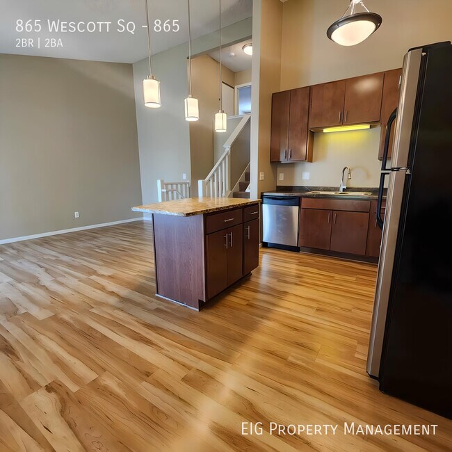 Building Photo - 865 Wescott Square