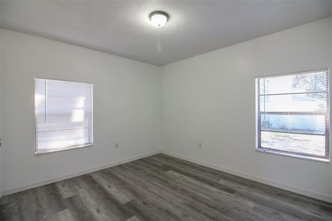 Building Photo - 1533 King Ave
