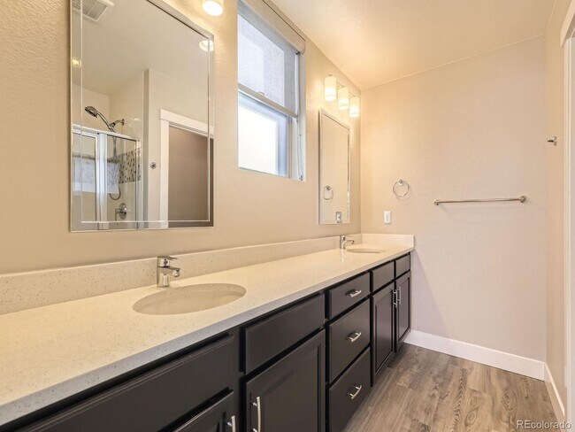 Building Photo - 2 bedroom townhome in Northfield Central Park Denver.