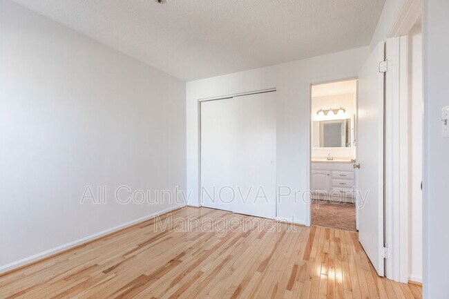 Building Photo - 14069 Vista Dr